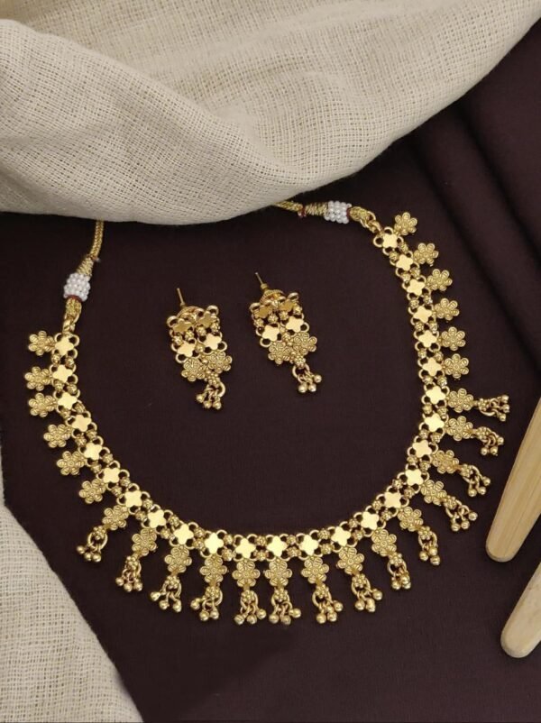 Chandan Patti Ghugri Necklace – Traditional Elegance