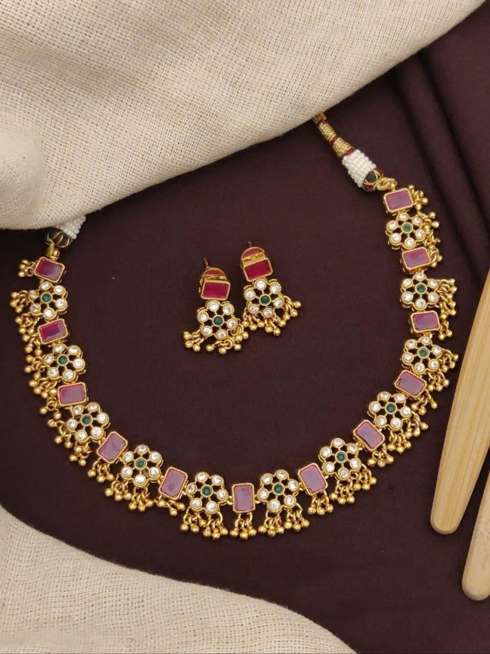 Choki Gold Neackless