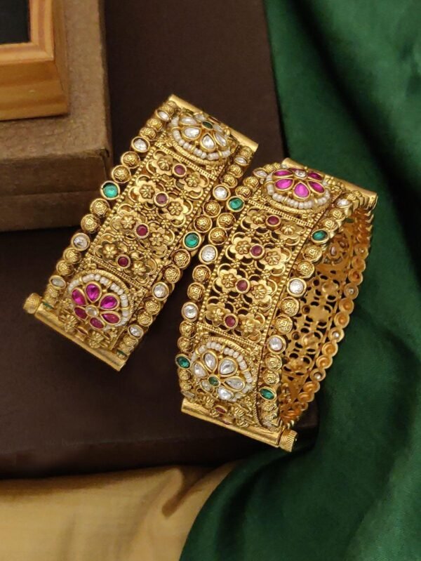 Royal Charm kada